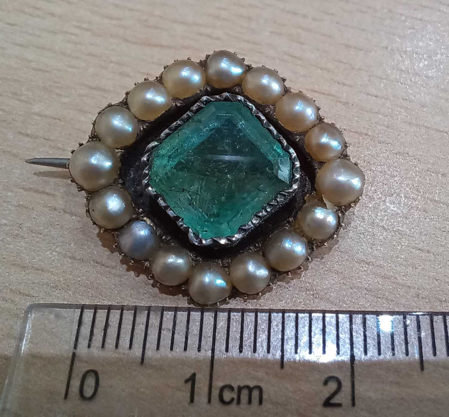 A Topaz and Diamond Ring and An Emerald and Split Pearl Brooch the cushion cut topaz in a yellow - Image 3 of 6