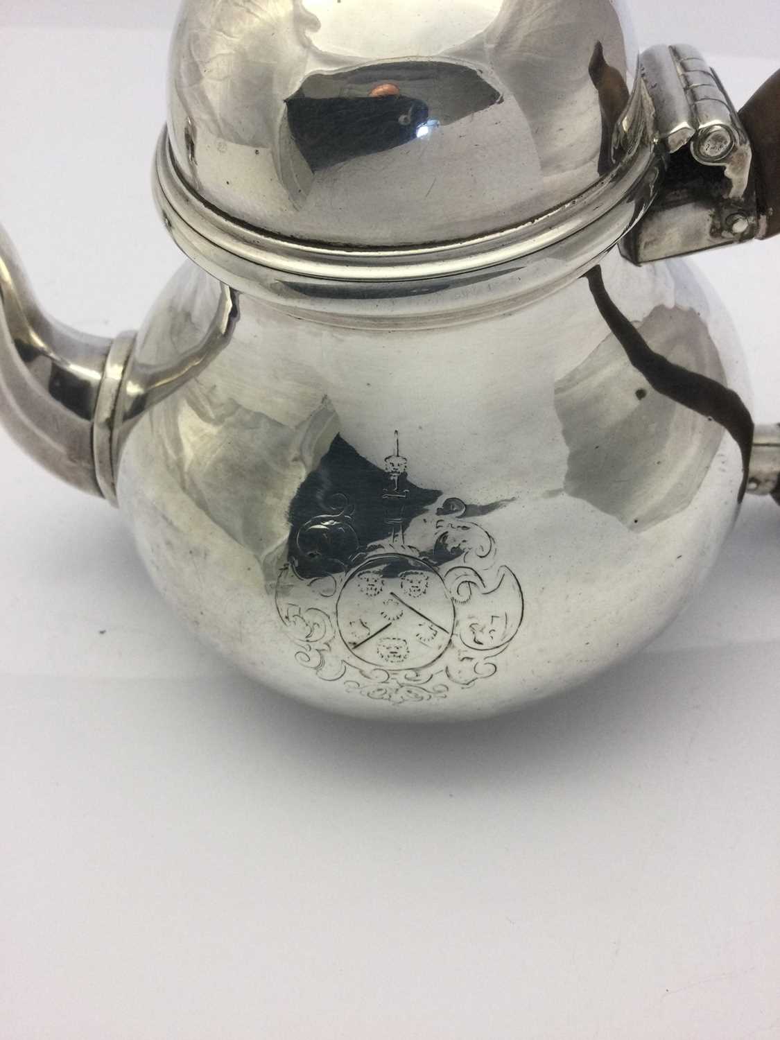 A Queen Anne Silver Teapot, by William Gamble, London, 1712 - Image 4 of 6