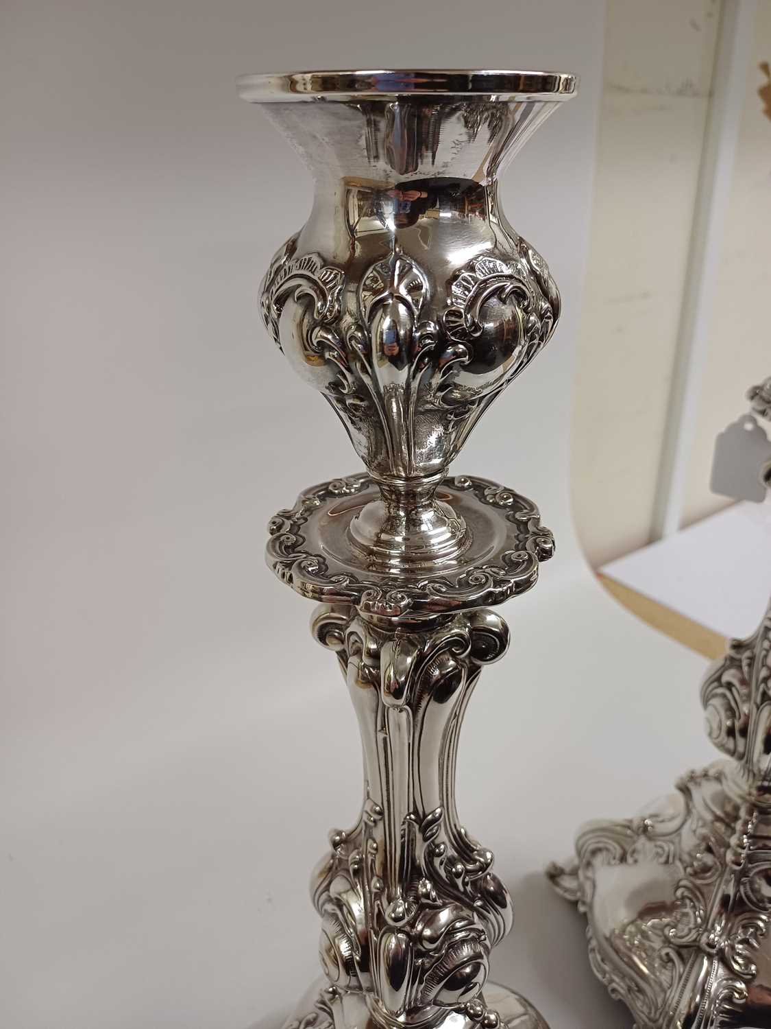 A Pair of Israeli Silver Sabbath Candlesticks, by Hazorfim, Second Half 20th Century - Image 6 of 6