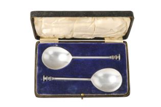 A Cased Pair of George V Silver Seal-Top Spoons, by E. J. Haseler and C. Bill, Chester, 1922