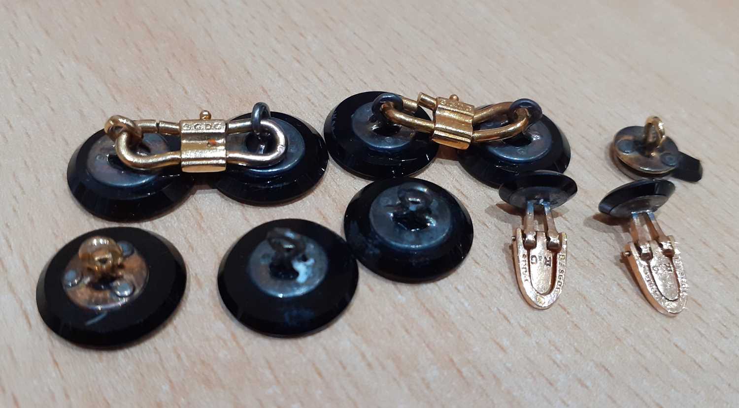 A Diamond and Onyx Cufflink, Button and Dress Stud Suite comprising of four buttons, two studs and a - Image 6 of 9