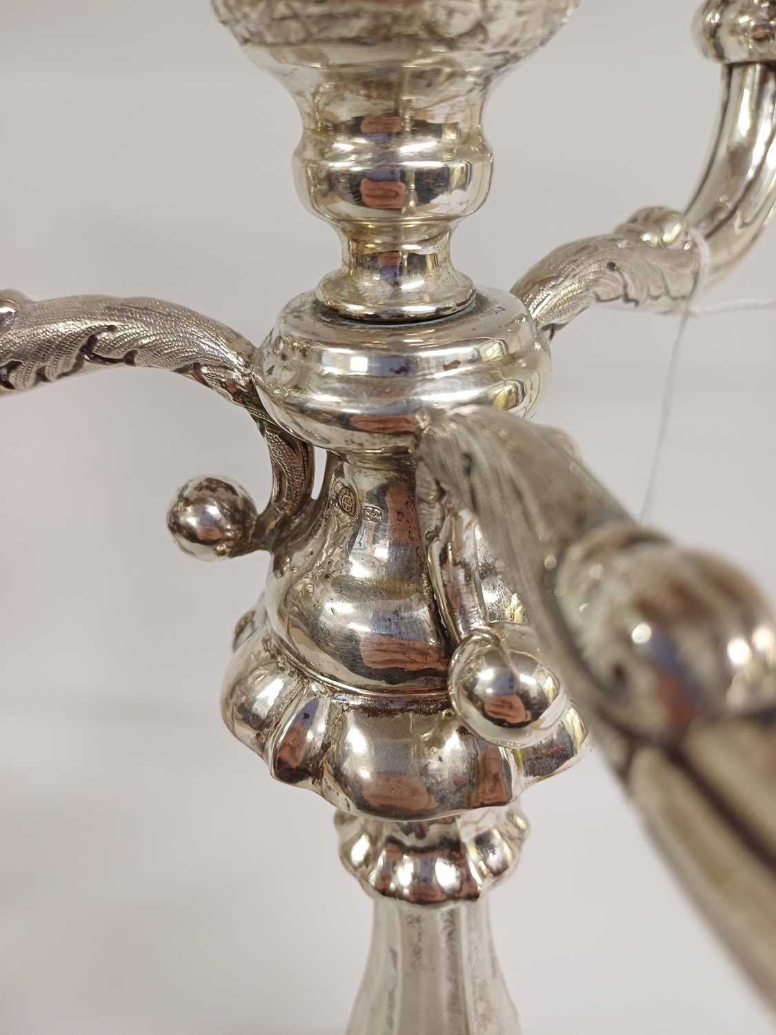 A Pair of Austrian Silver Four-Light Candleabra, Possibly by Franz Zeitler, Vienna, 1856 - Bild 6 aus 7