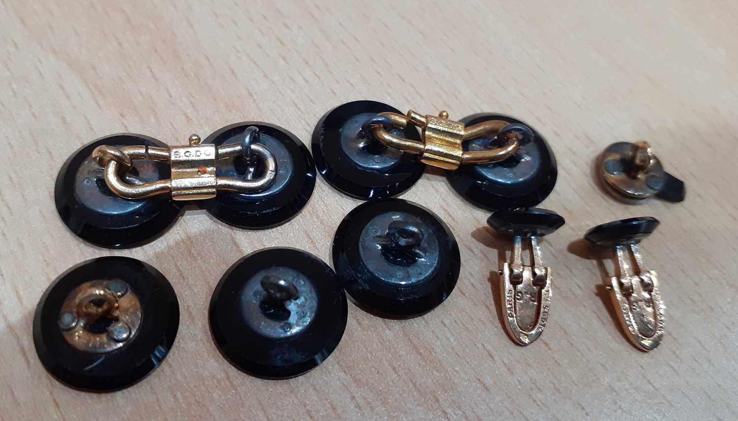A Diamond and Onyx Cufflink, Button and Dress Stud Suite comprising of four buttons, two studs and a - Image 7 of 9