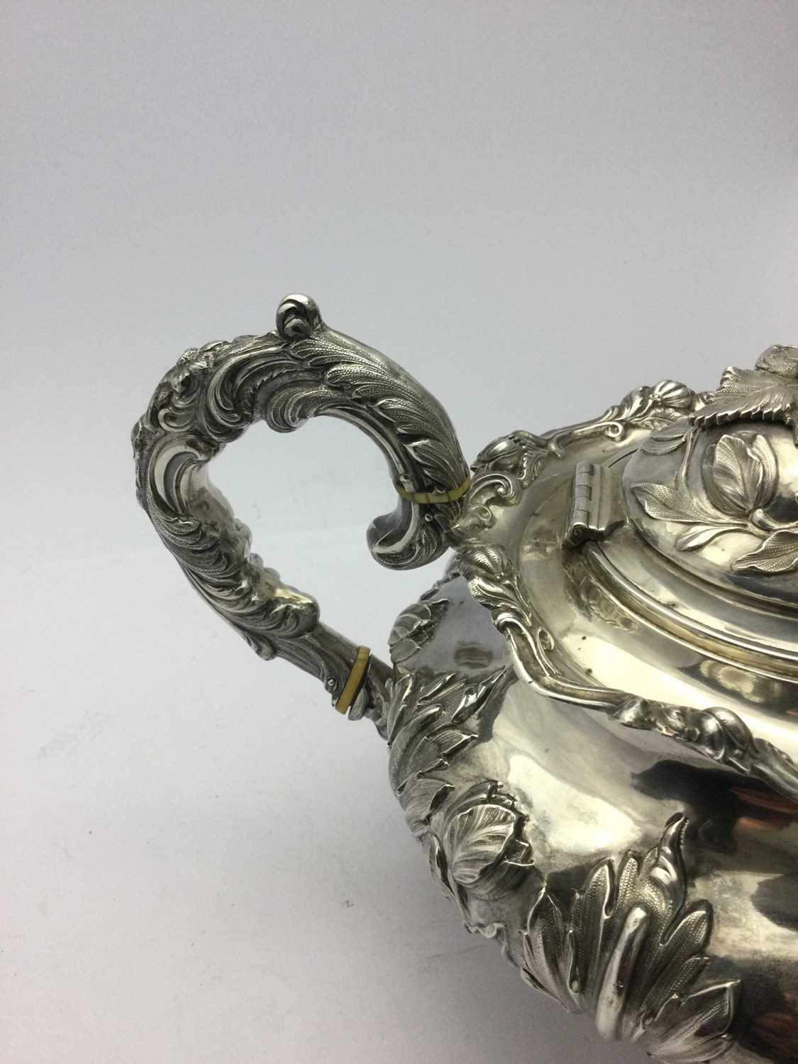 A William IV Silver Teapot, by Jonathan Hayne, London, 1833 - Image 4 of 9