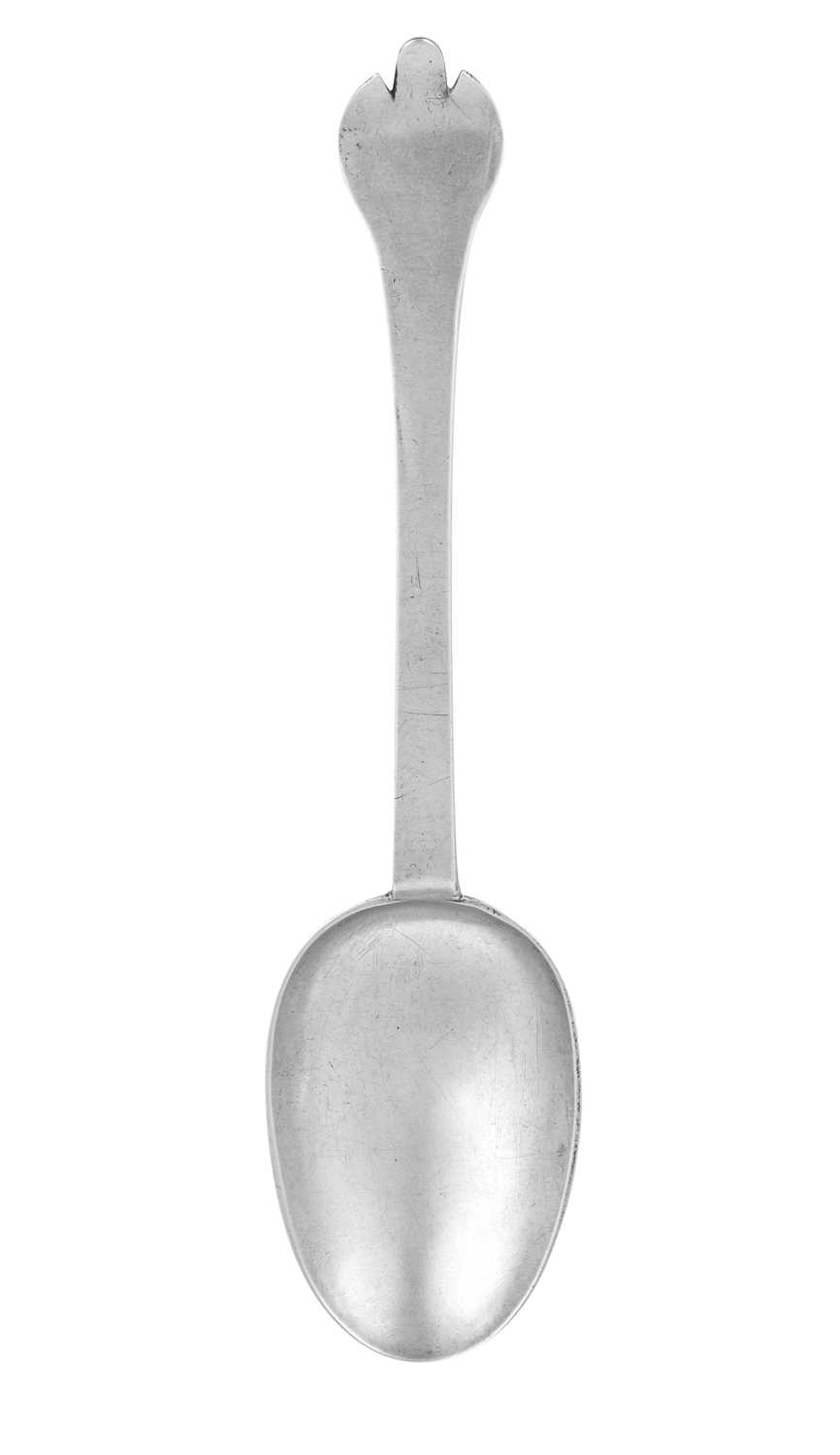 A William and Mary Silver Trefid-Spoon, Probably by Thomas Allen, London, Circa 1690 - Bild 2 aus 6