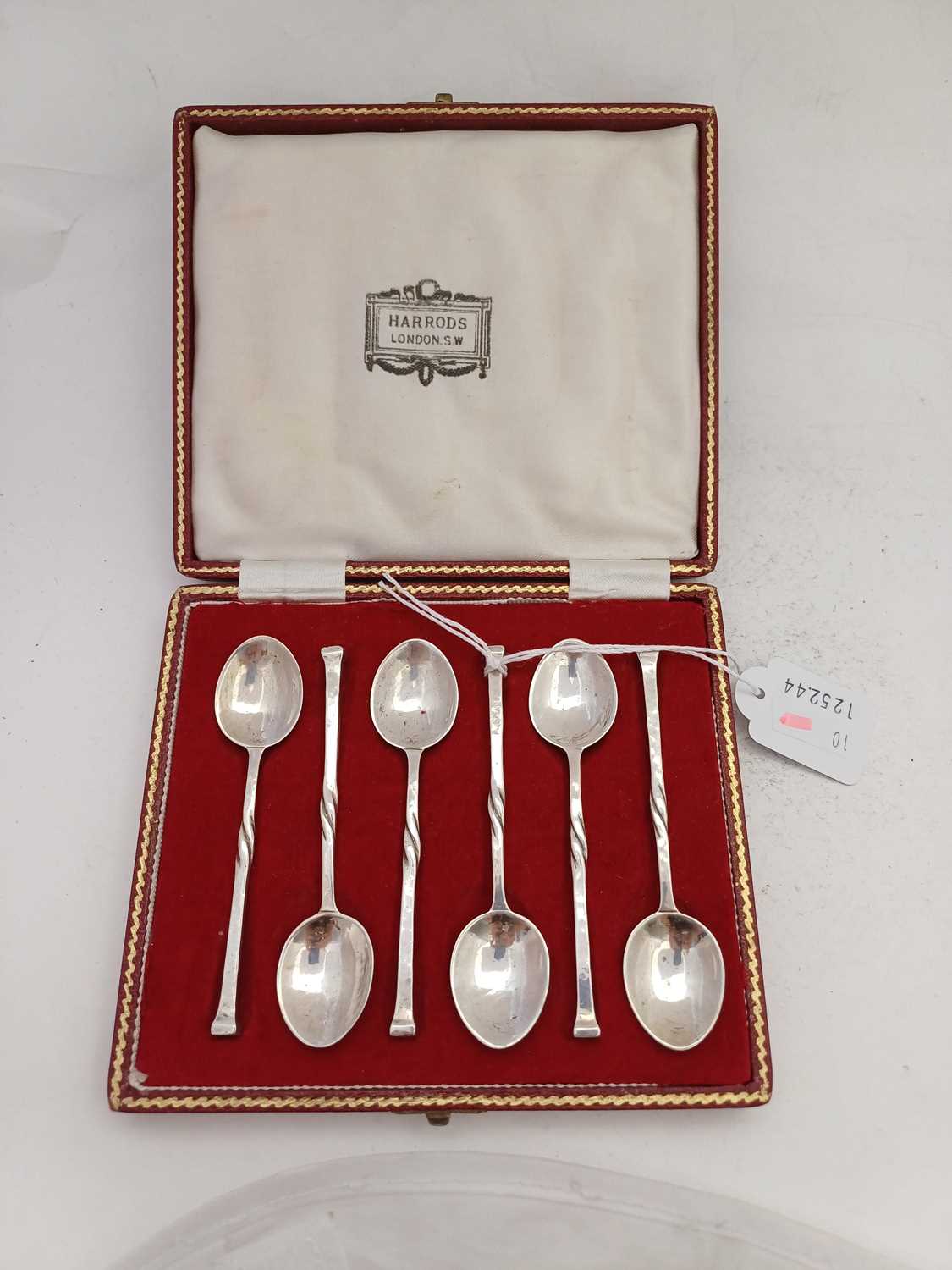 A Set of Six George V Silver Coffee-Spoons, by Omar Ramsden, London, 1926 - Image 4 of 4