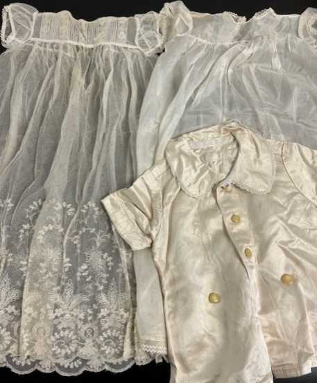 Assorted Mainly 20th Century Childrens Clothing, comprising cotton and silk dresses, boys cream silk - Image 7 of 13