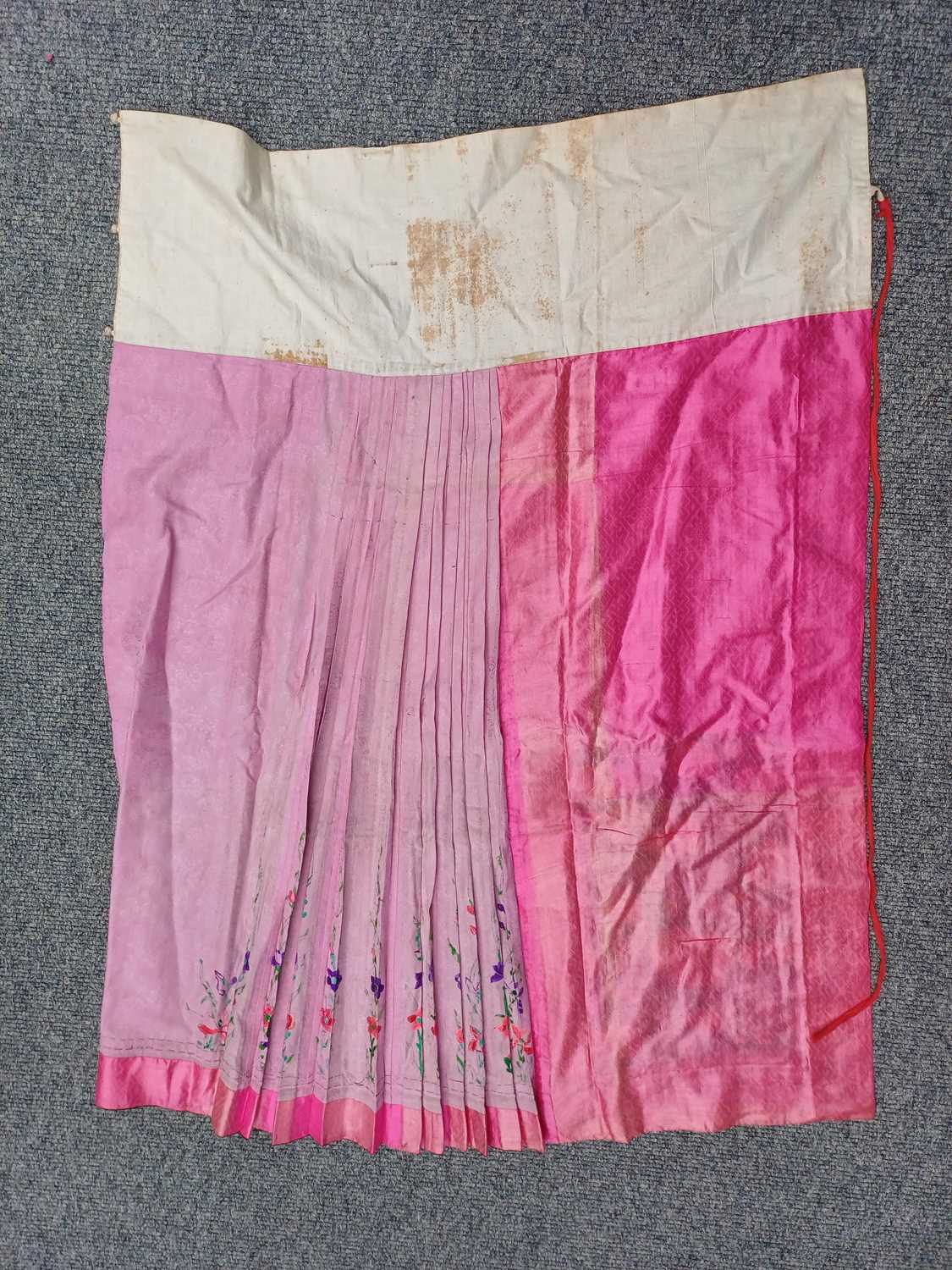 Early 20th Century Chinese Skirt in pink figured silk, with bright silk floral embroidery to the - Image 9 of 14