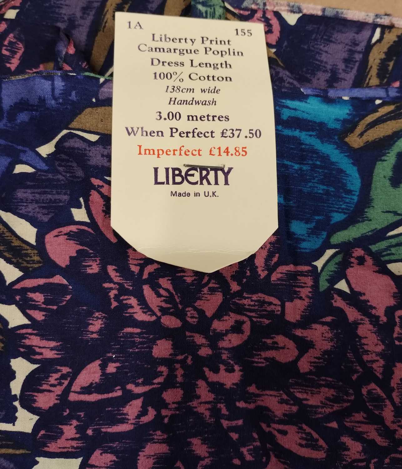Assorted Mainly Liberty and Collier Campbell Fabric Lengths, comprising a length a Liberty tana lawn - Bild 4 aus 39