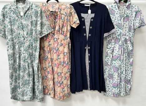 Circa 1950s Printed Cotton Dresses, comprising Rhona Roy London short sleeved dress, blue, purple - Image 3 of 4