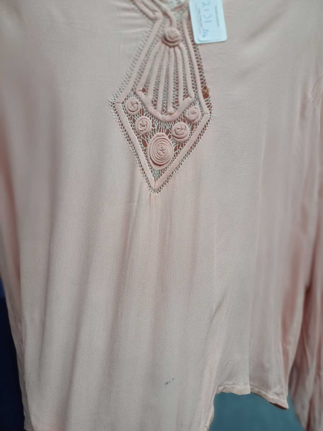 Fourteen Circa 1920-40s Ladies Tops and Shirts in white, cream, pale pink and peach in silk, satin - Image 28 of 29