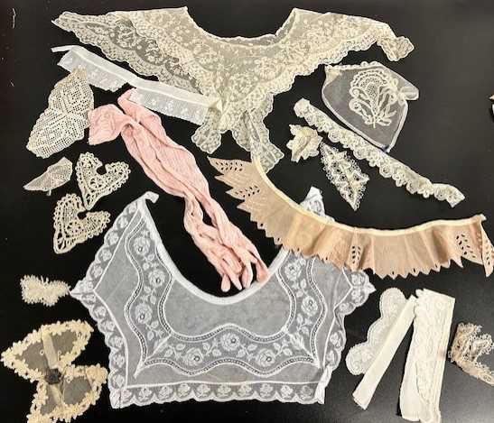 Assorted Embroidered and Lace Costume Accessories, comprising lace caps, black silk apron, cotton - Image 5 of 7