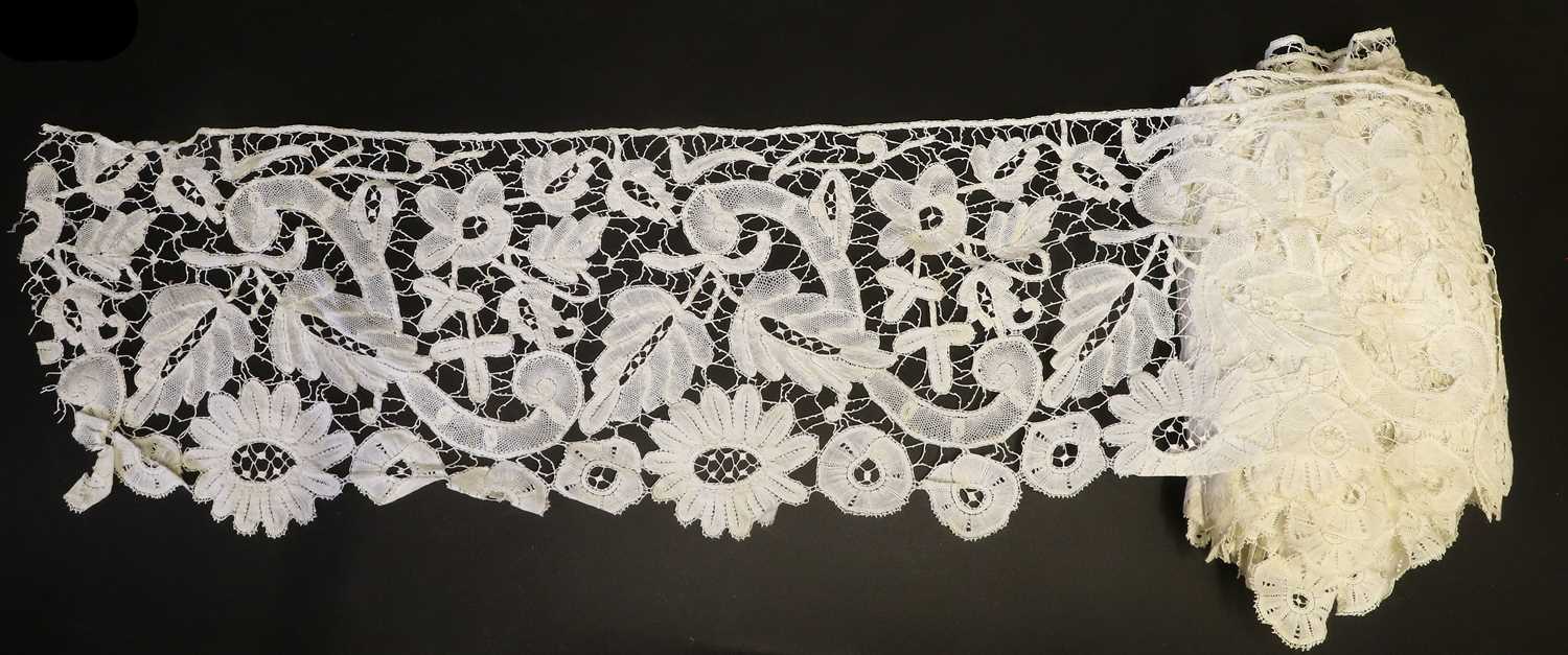 Early 20th Century Belgian Bruges Bobbin Lace Flounce, of decorative floral design, 22cm by 745cm, - Image 3 of 3