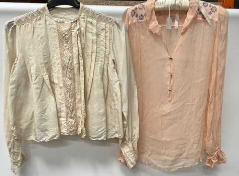 Fourteen Circa 1920-40s Ladies Tops and Shirts in white, cream, pale pink and peach in silk, satin - Image 3 of 29