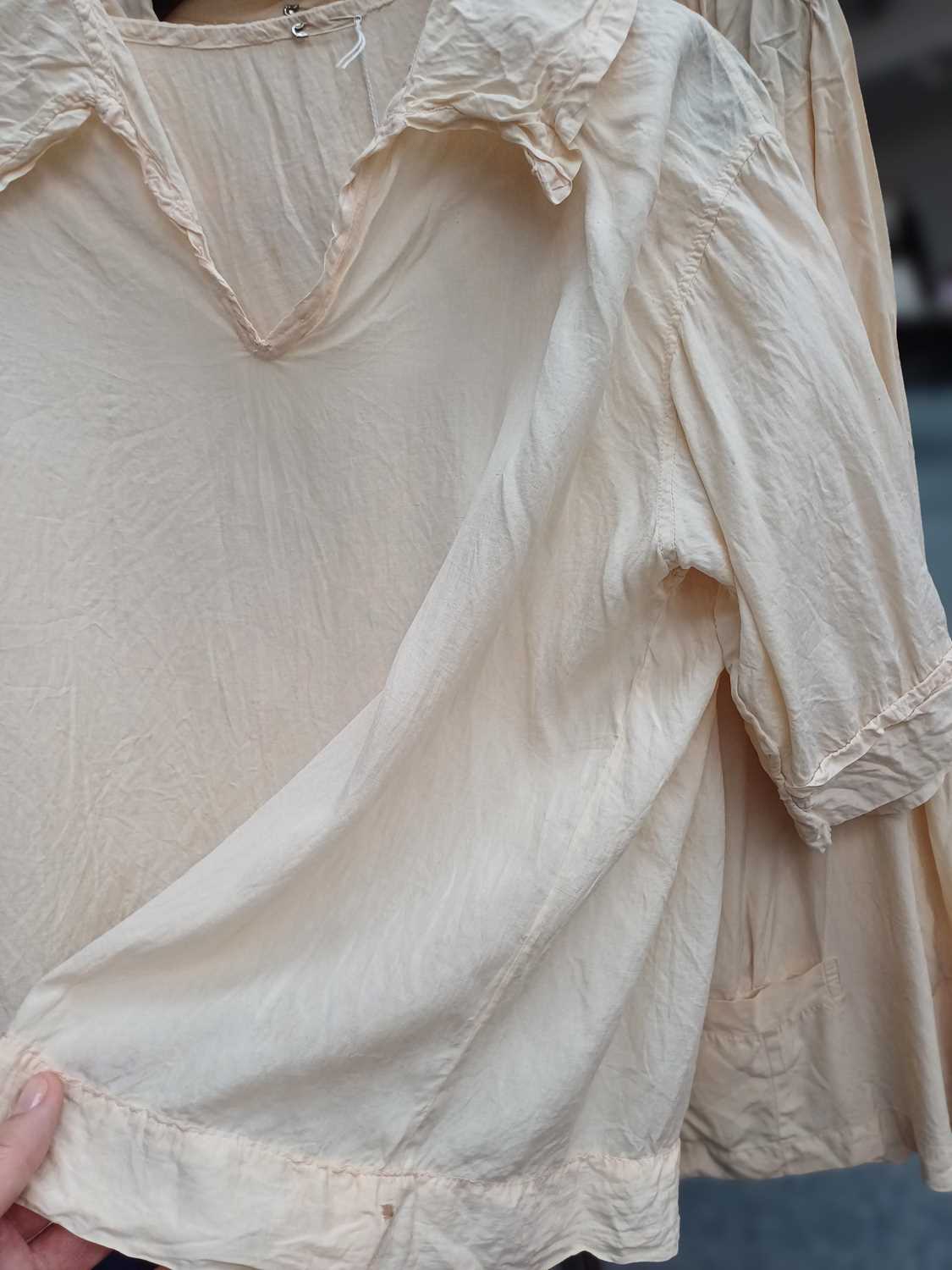Fourteen Circa 1920-40s Ladies Tops and Shirts in white, cream, pale pink and peach in silk, satin - Image 7 of 29
