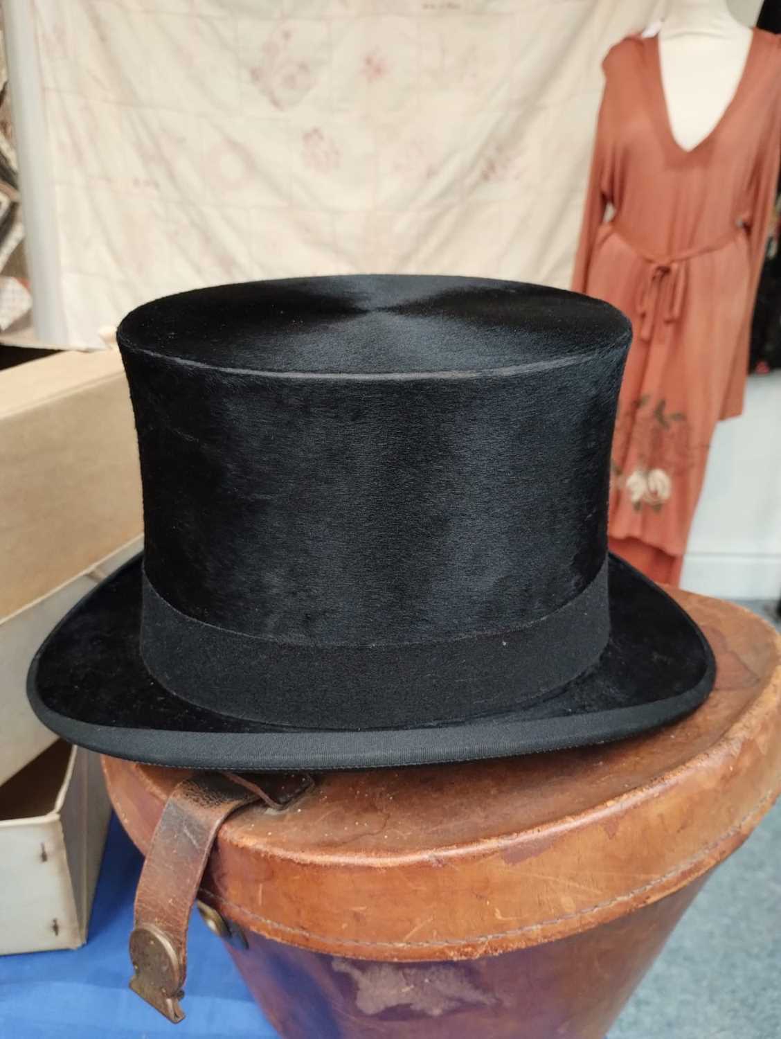 Black Silk Top Hat in Fitted Leather Hat Case with lime green cotton lining 20.5cm by 16.5cm, - Image 5 of 16