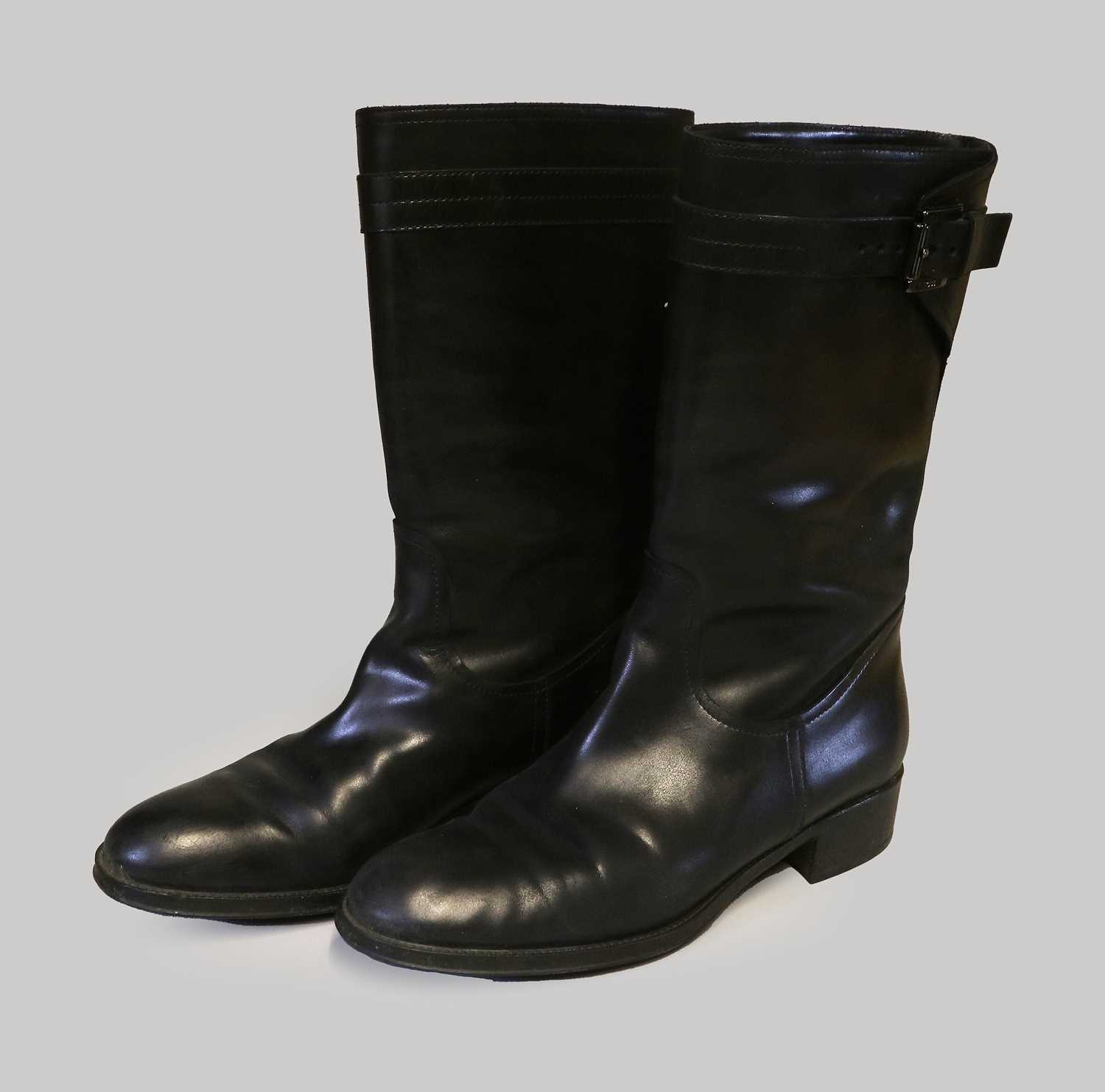 Modern Ladies Tod's Shoes and Accessories, comprising Todd's black leather biker boots in original - Image 36 of 38