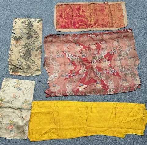 Assorted Late 18th and 19th Century Silk Brocade Remnants in various colours and sizes, (one box) - Bild 16 aus 21
