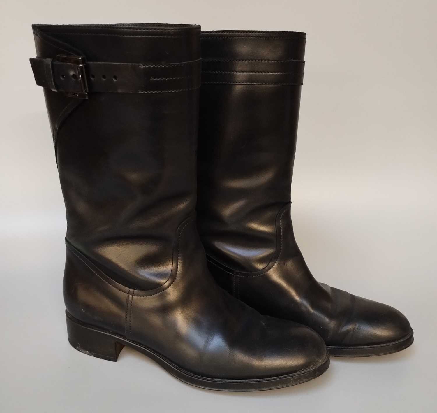 Modern Ladies Tod's Shoes and Accessories, comprising Todd's black leather biker boots in original - Image 10 of 38