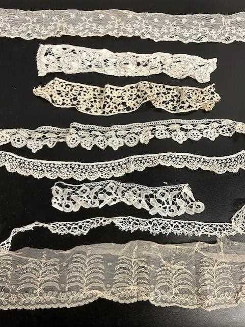 Assorted 19th Century/20th Century Lace comprising assorted lengths of trims, collars, cuffs, - Image 11 of 11