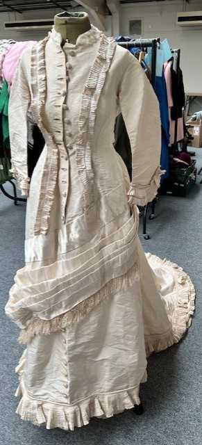 Victorian Cream Silk Wedding Dress with multi pleated trims to the front, cuffs and hem, button - Image 9 of 11