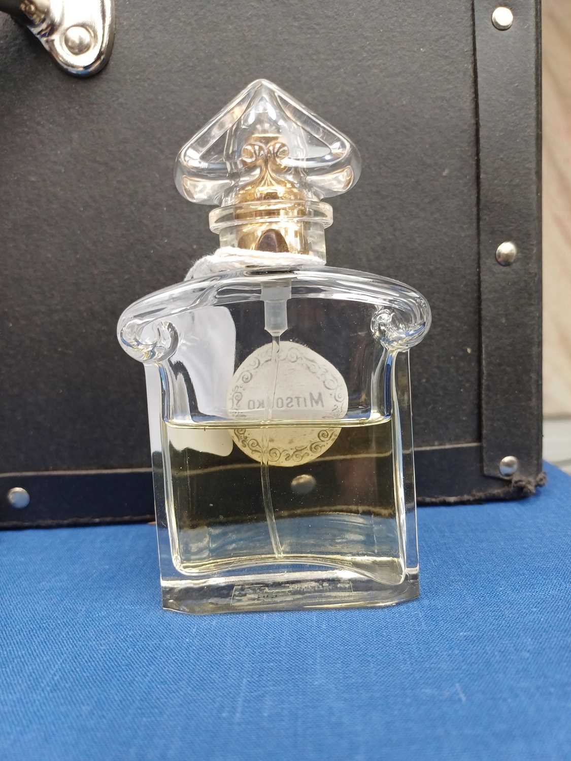 Modern Perfumes comprising Guerlain Mitsouko eau de toilette 50ml (half full), Joy by Jean Patou - Bild 2 aus 5