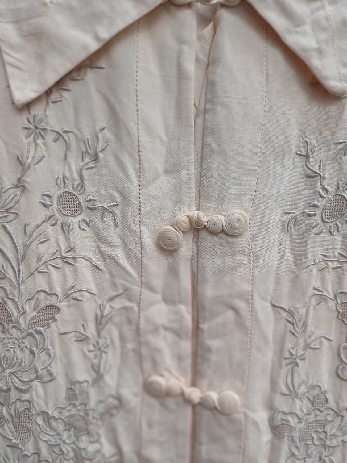 Fourteen Circa 1920-40s Ladies Tops and Shirts in white, cream, pale pink and peach in silk, satin - Image 8 of 29