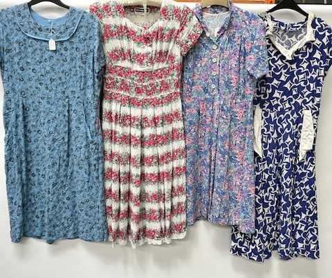 Circa 1950s Printed Cotton Dresses, comprising Rhona Roy London short sleeved dress, blue, purple - Image 4 of 4