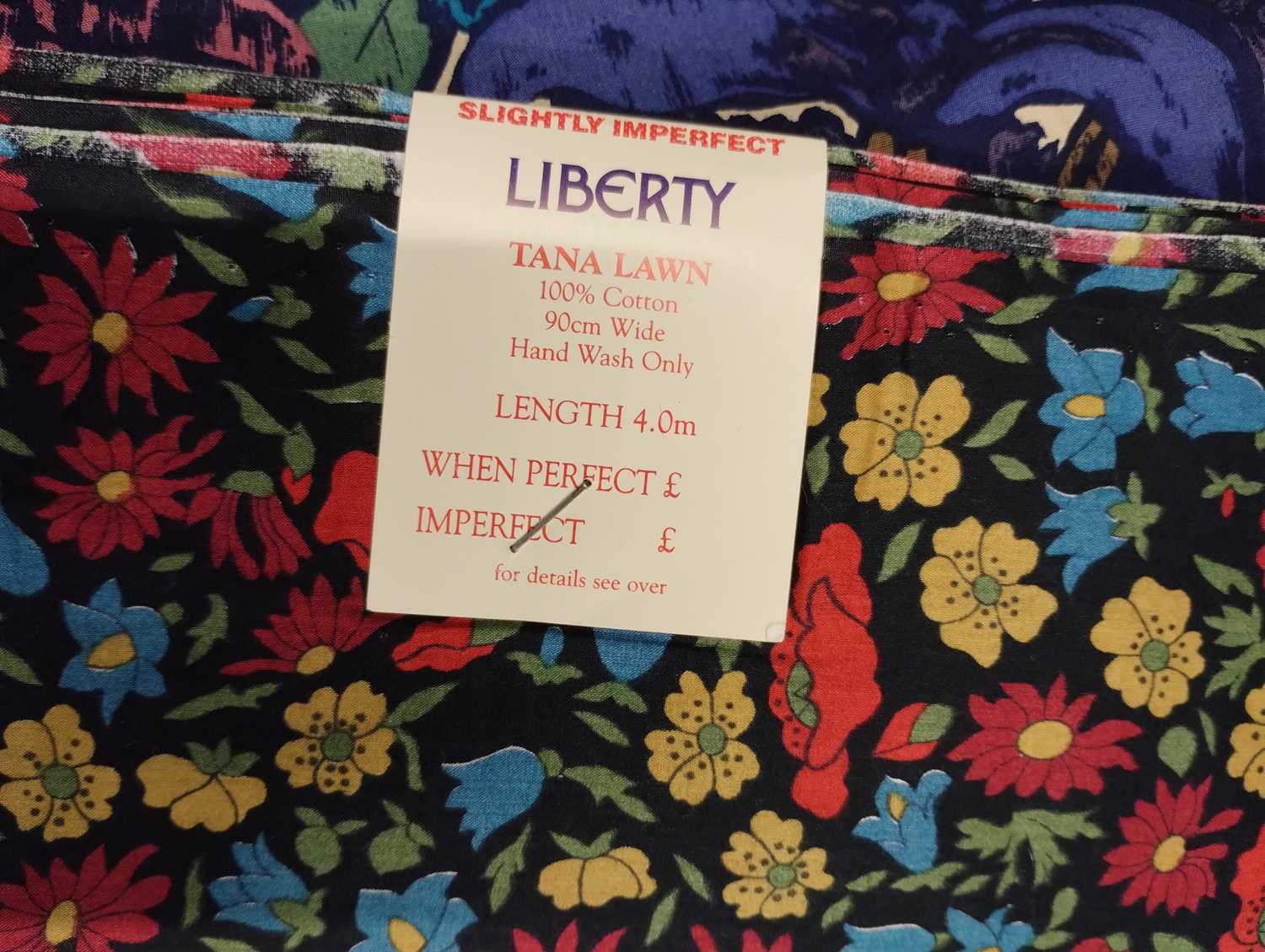Assorted Mainly Liberty and Collier Campbell Fabric Lengths, comprising a length a Liberty tana lawn - Bild 6 aus 39