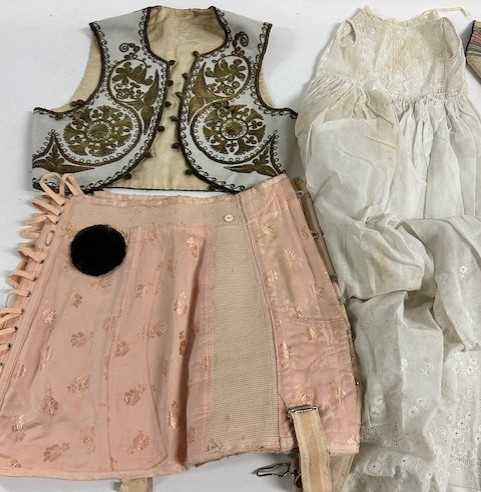 Assorted Late 19th/Early 20th Century Costume Accessories comprising a printed pink cotton bonnet, - Image 4 of 4