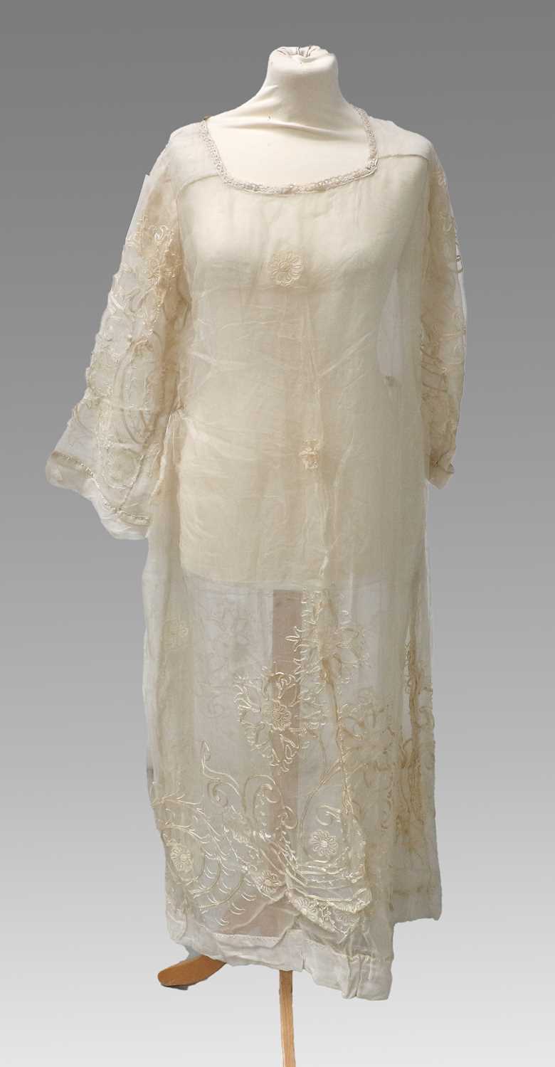 Early 20th Century Cream Silk Wedding Dress of sleeveless tabard style with ribbon ties to the - Image 2 of 11