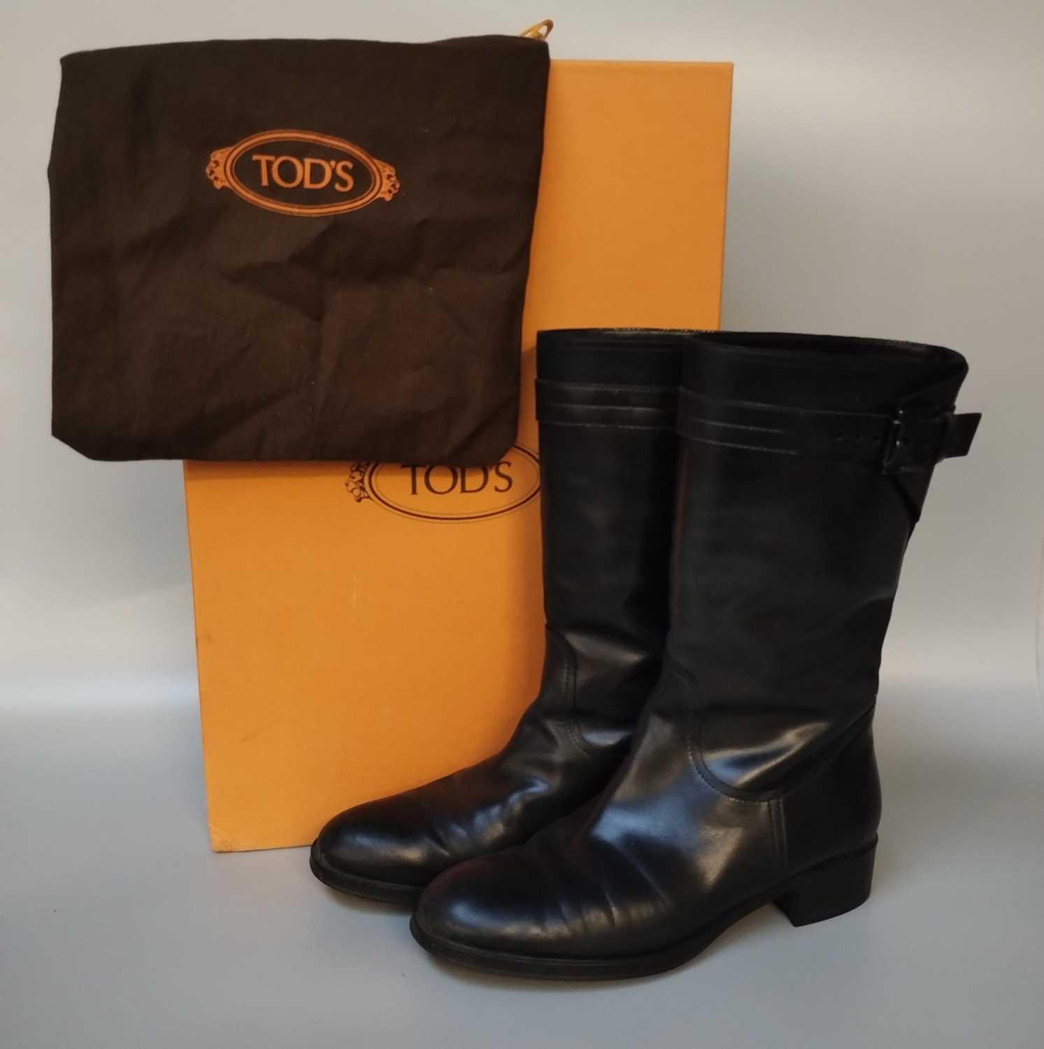 Modern Ladies Tod's Shoes and Accessories, comprising Todd's black leather biker boots in original - Image 9 of 38