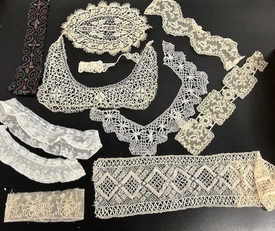 Assorted Mainly 20th Century Hand and Machine Made Lace, comprising two lappets, collars, appliqués, - Image 2 of 6