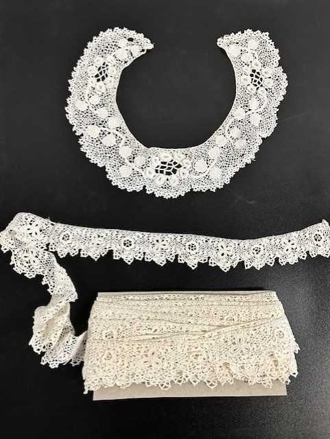 Assorted Mainly Early 20th Century Lace, comprising an Irish crochet lace collar, length of - Image 4 of 4