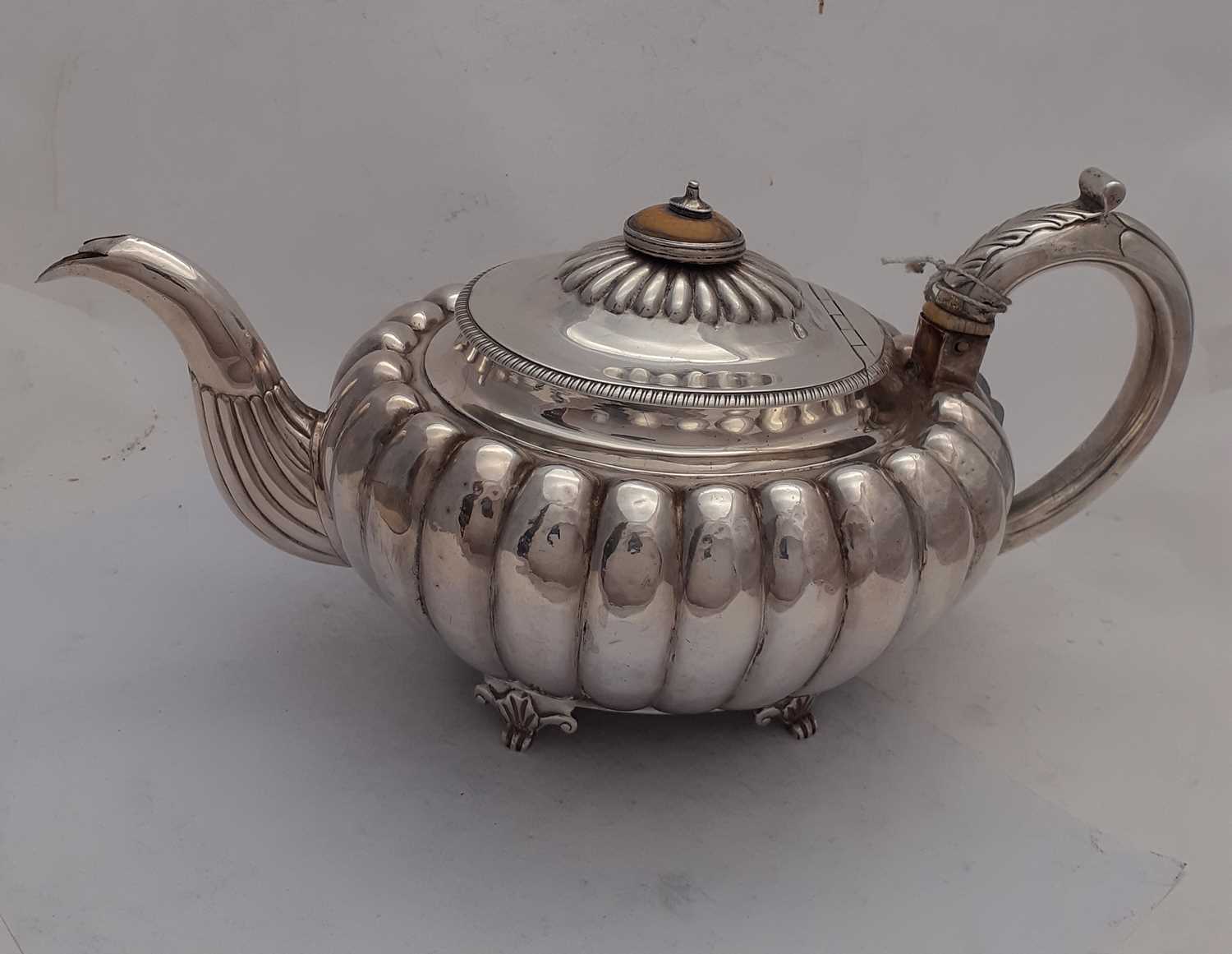 A George III Silver Teapot, by Charles Hollinshed, London, 1807 - Image 5 of 7