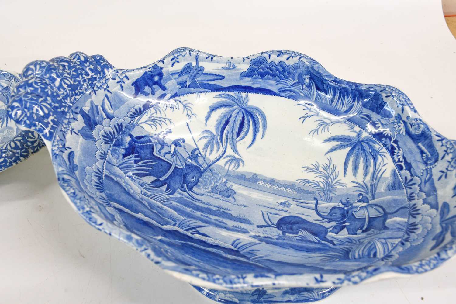 A Spode Pearlware Comport, circa 1820, of waved ovoid form and with shell moulded handles, printed - Image 3 of 6