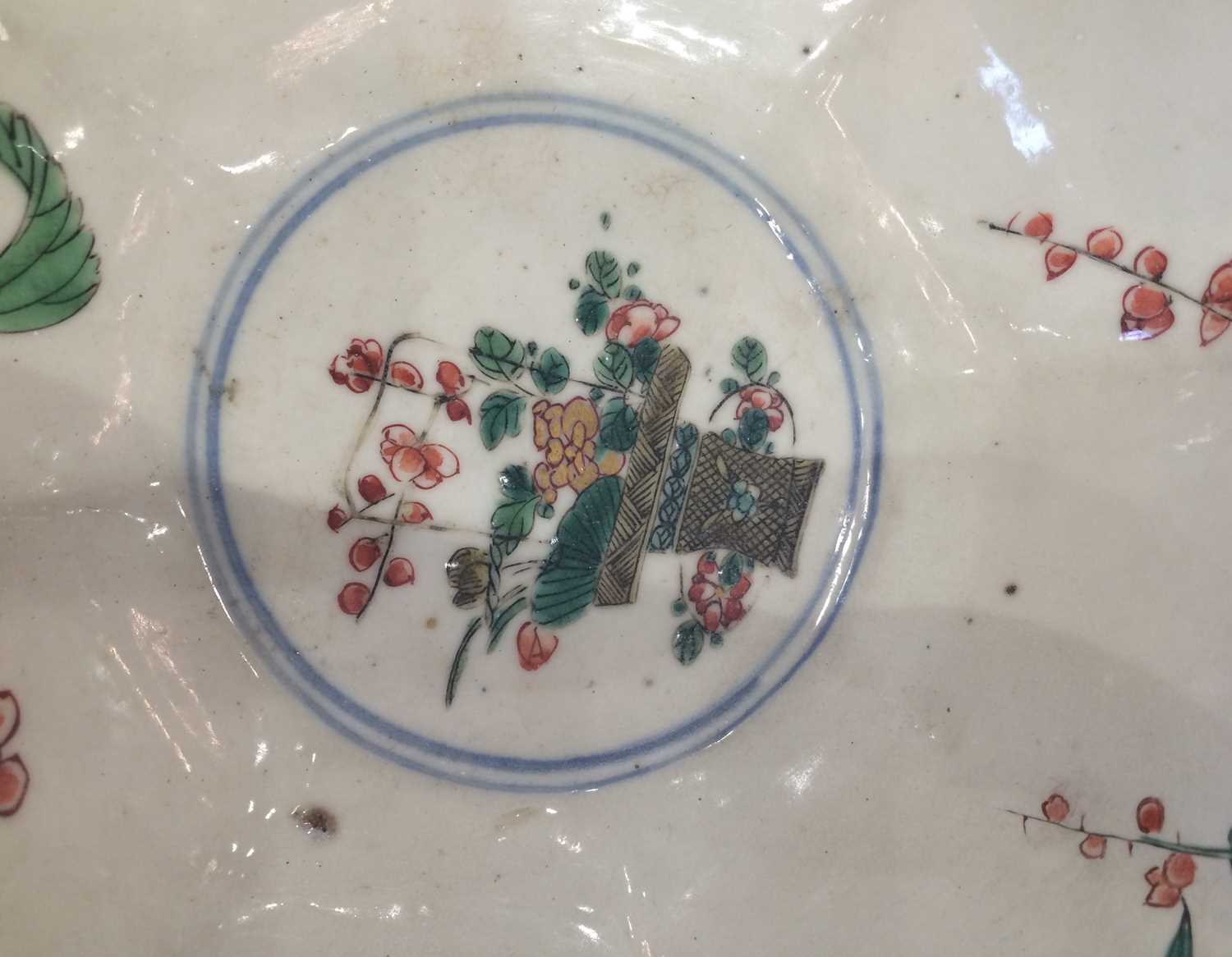 A Pair of Chinese Verte Imari Porcelain Octagonal Bowl, Kangxi, painted with alternating panels of - Image 8 of 15