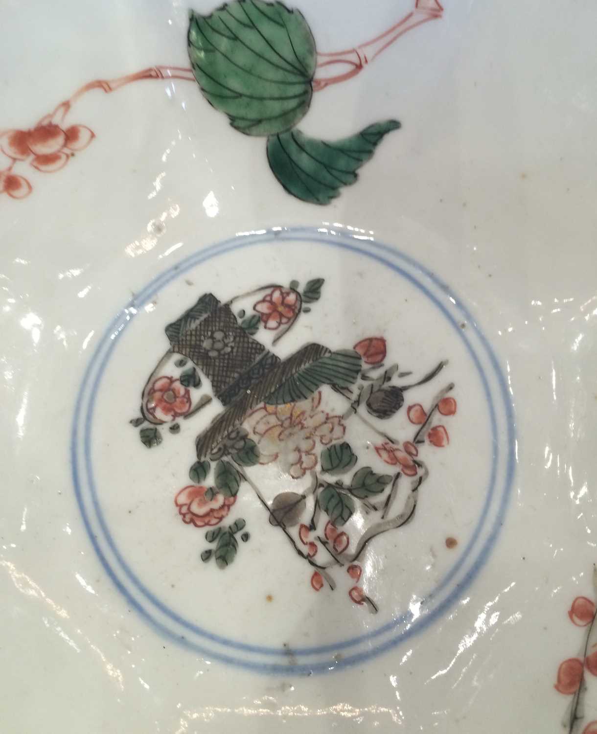 A Pair of Chinese Verte Imari Porcelain Octagonal Bowl, Kangxi, painted with alternating panels of - Image 14 of 15