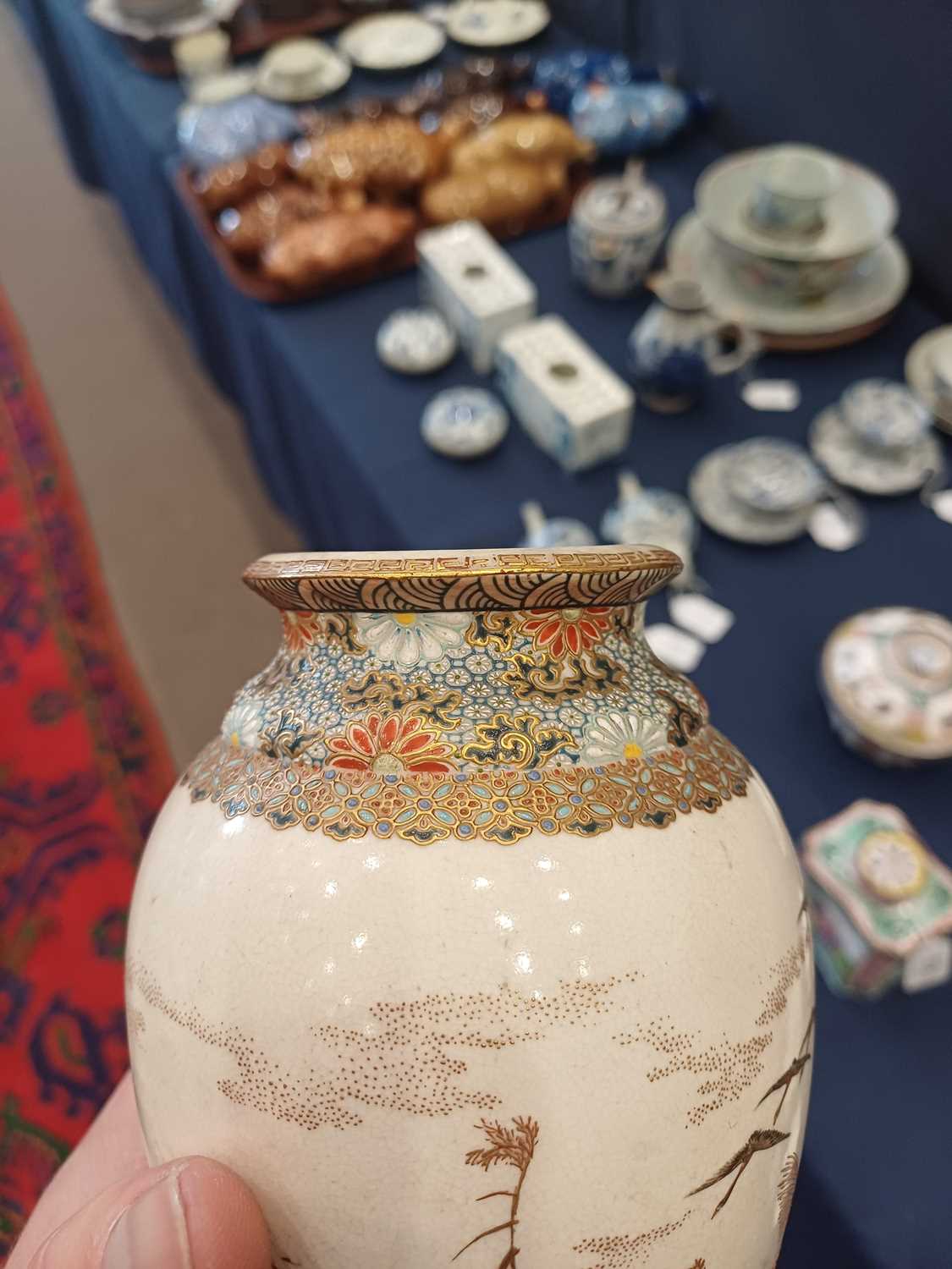 A Chinese Porcelain "Faux Bois" Bowl, 19th century, painted in red enamel with a simulated oyster - Image 6 of 18