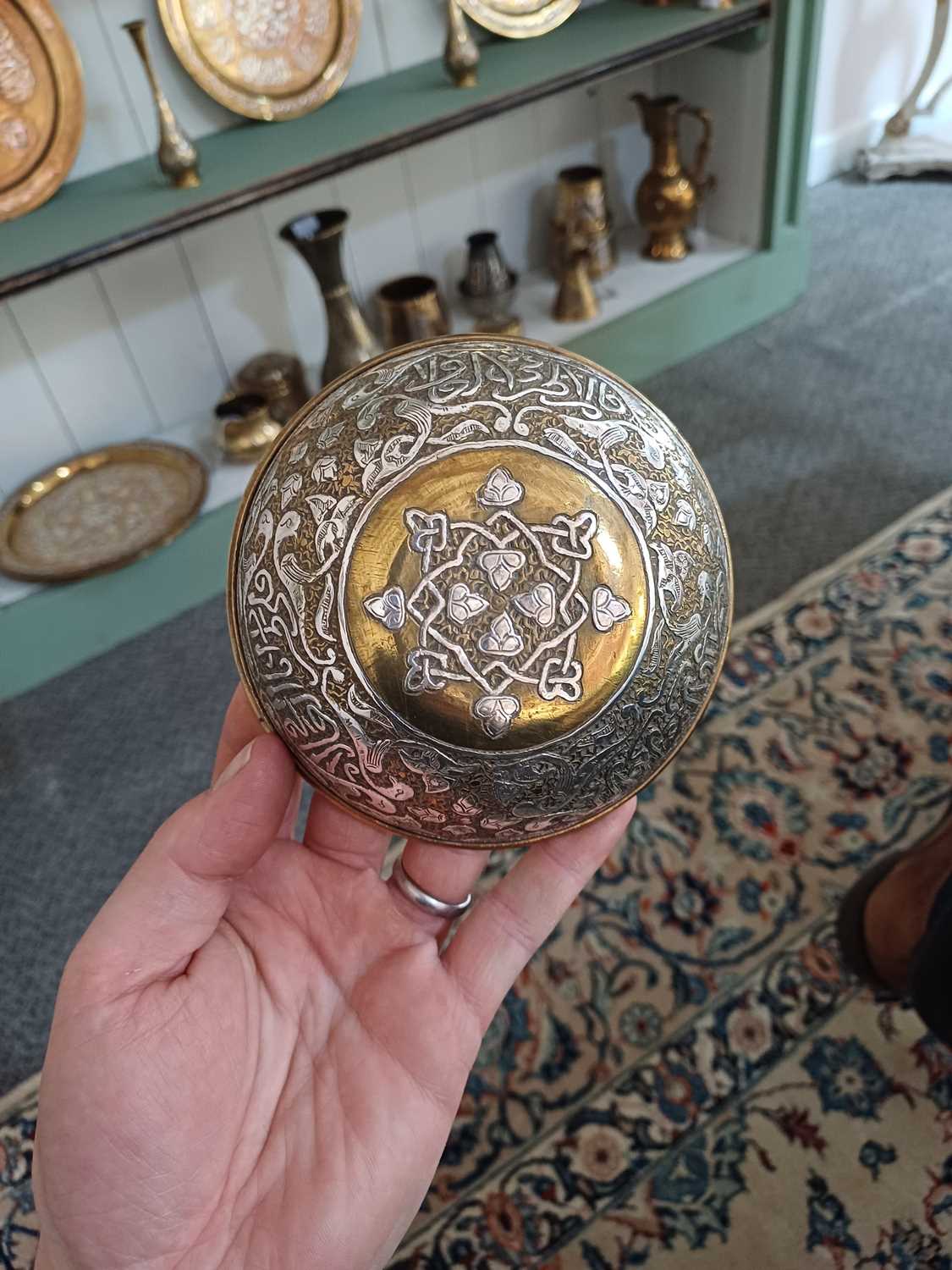 A Cairoware Box and Cover, late 19th/20th century, of oval section baluster form, inlaid in copper - Bild 8 aus 11