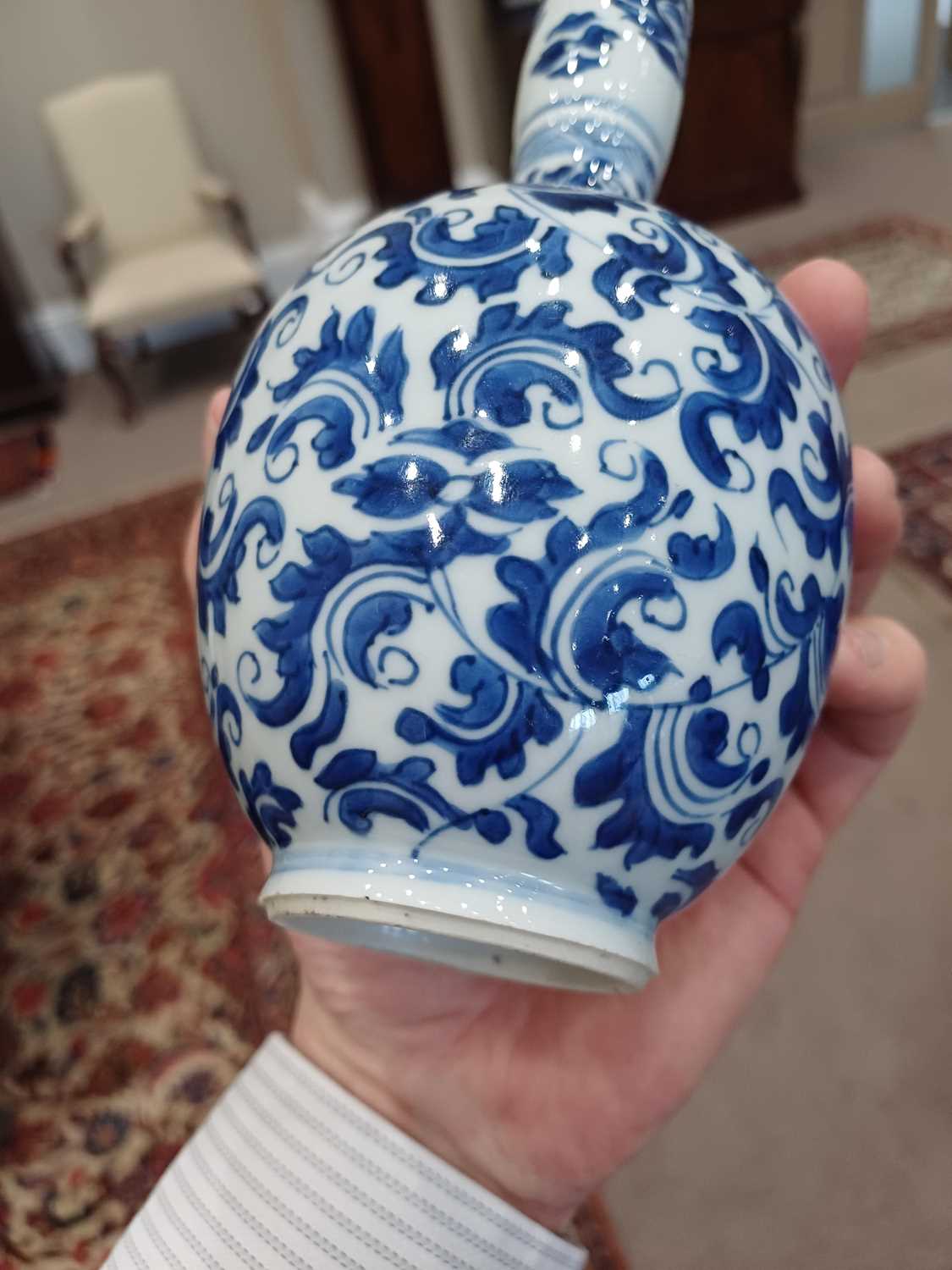 A Chinese Porcelain Bottle Vase, Chenghua reign mark but probably Kangxi, of ovoid form with - Image 9 of 10
