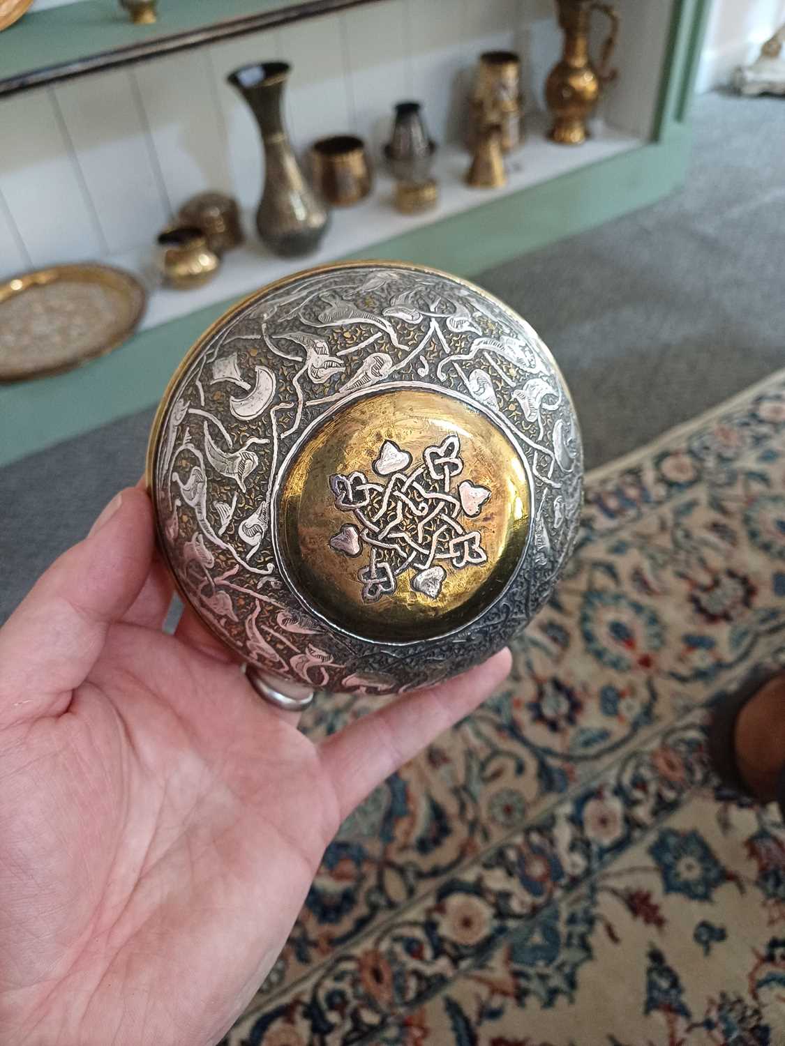 A Cairoware Box and Cover, late 19th/20th century, of oval section baluster form, inlaid in copper - Bild 5 aus 11