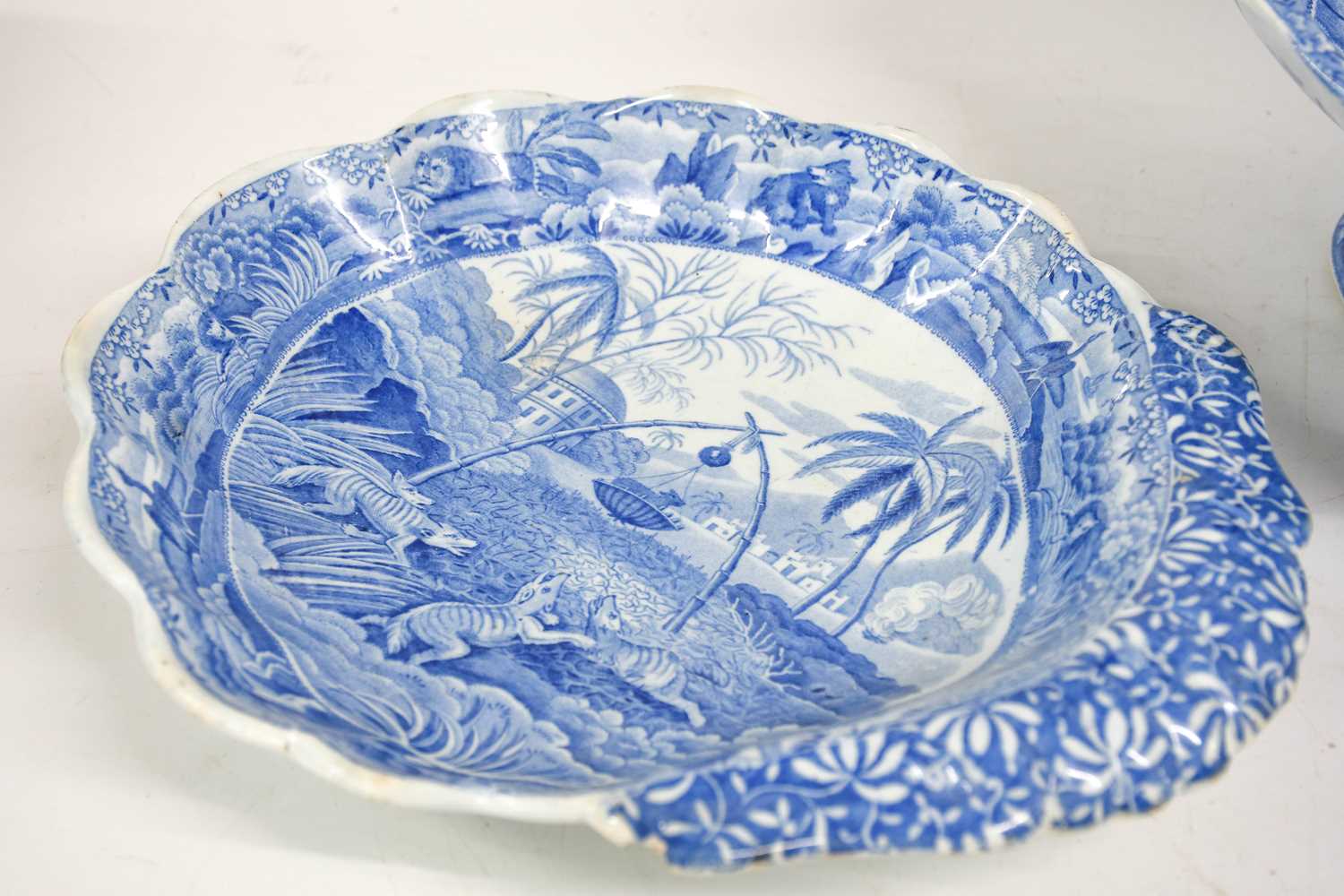 A Spode Pearlware Comport, circa 1820, of waved ovoid form and with shell moulded handles, printed - Image 2 of 6