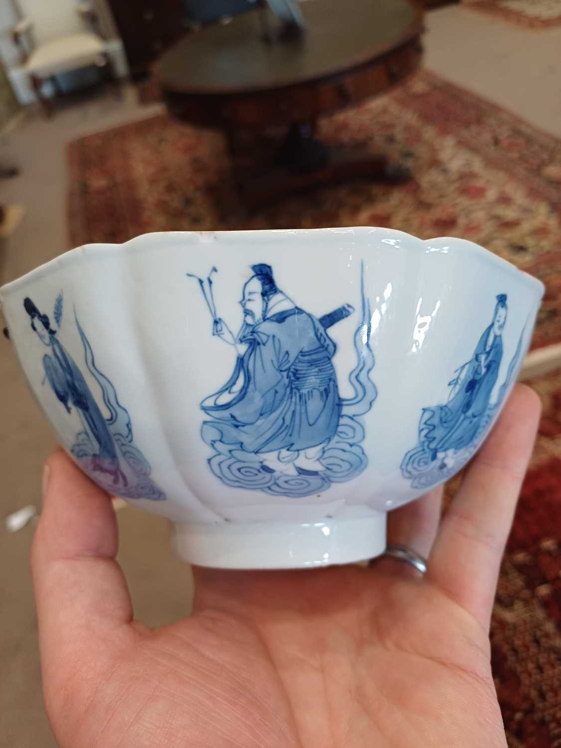 A Chinese Porcelain Bowl, Kangxi, of octagonal form and painted in underglaze blue with the eight - Image 8 of 12