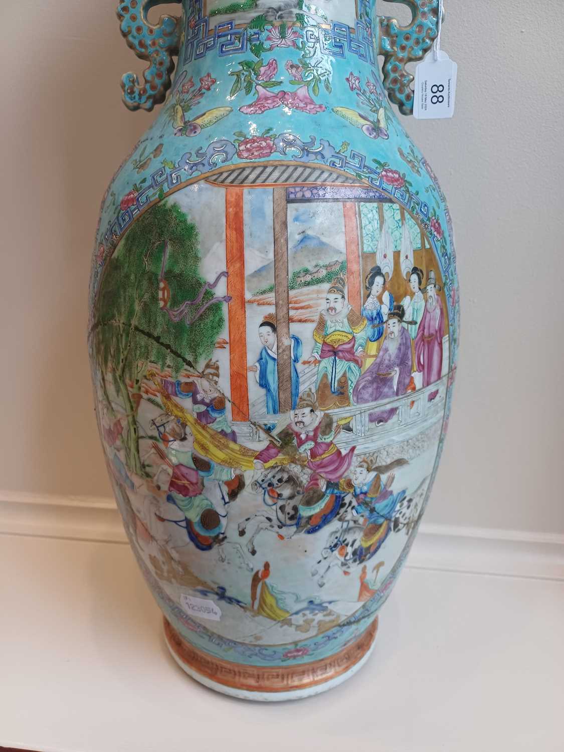 A Chinese Porcelain Vase, early 19th century, of baluster form, the flared neck with mythical - Bild 5 aus 15