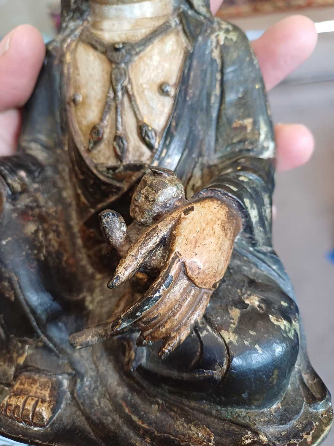 A Chinese Painted Bronze Figure of Guanyin, in Ming style, sitting in Dhyanasana wearing long - Image 6 of 9