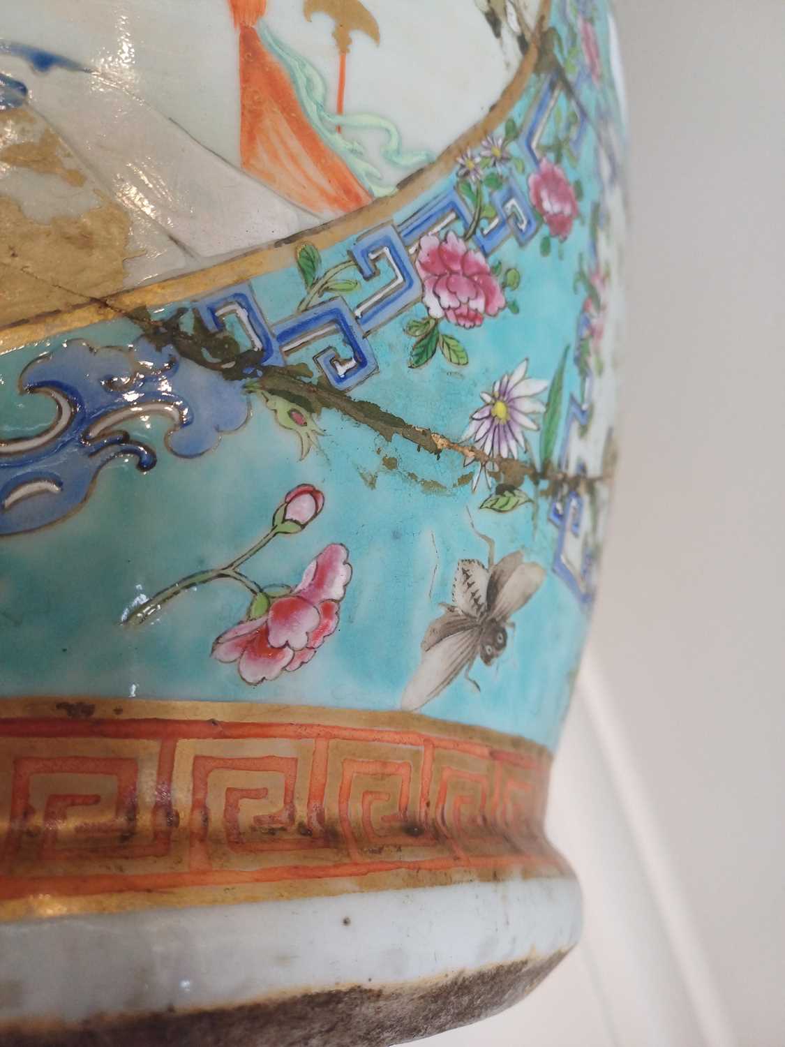 A Chinese Porcelain Vase, early 19th century, of baluster form, the flared neck with mythical - Bild 15 aus 15