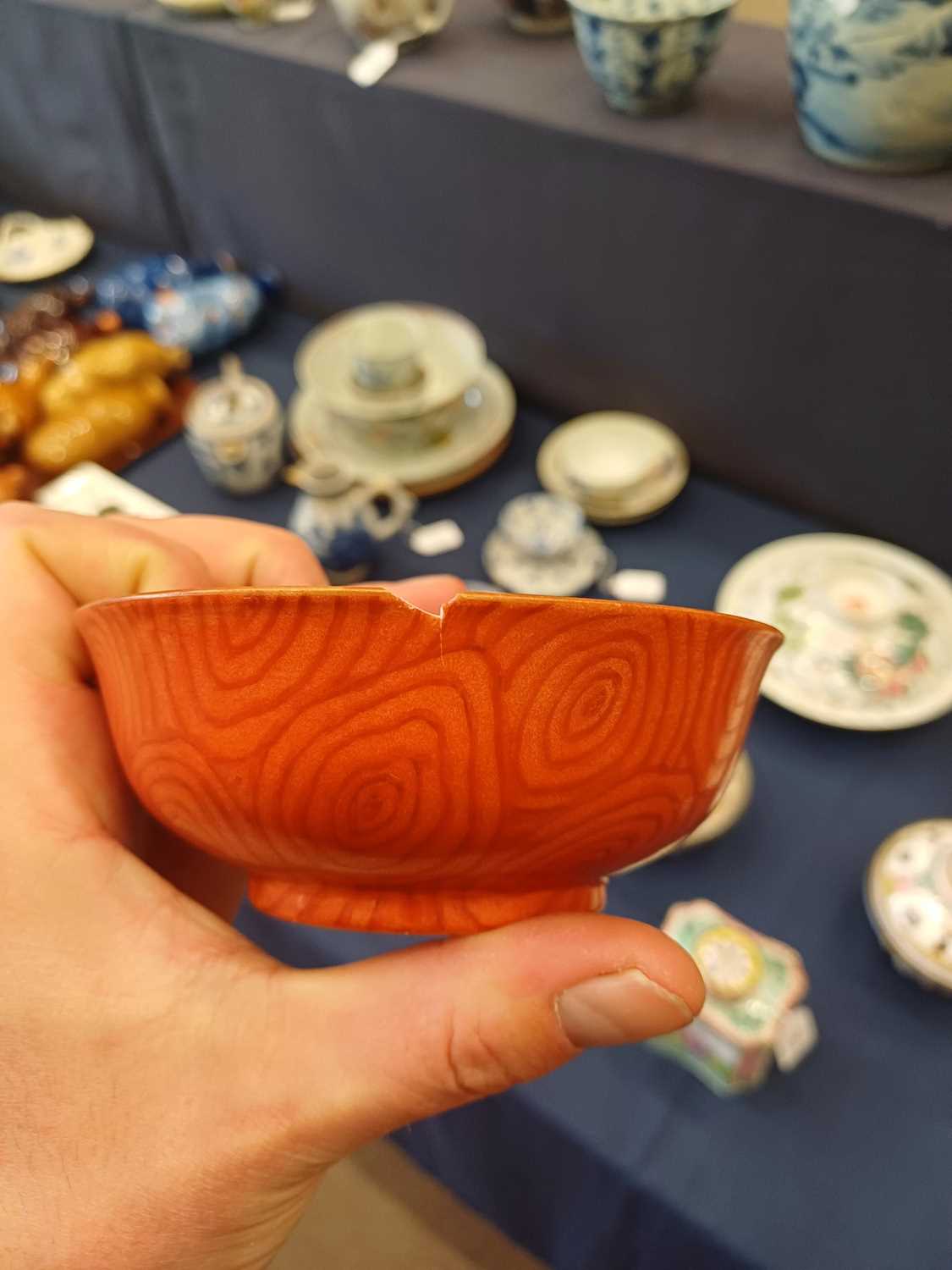 A Chinese Porcelain "Faux Bois" Bowl, 19th century, painted in red enamel with a simulated oyster - Image 14 of 18