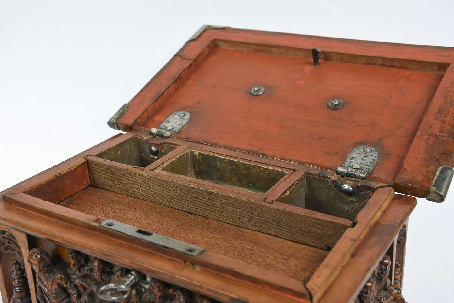 A White-Metal-Mounted Fruitwood Table Casket, in Renaissance style, the rectangular hinged top - Bild 2 aus 2