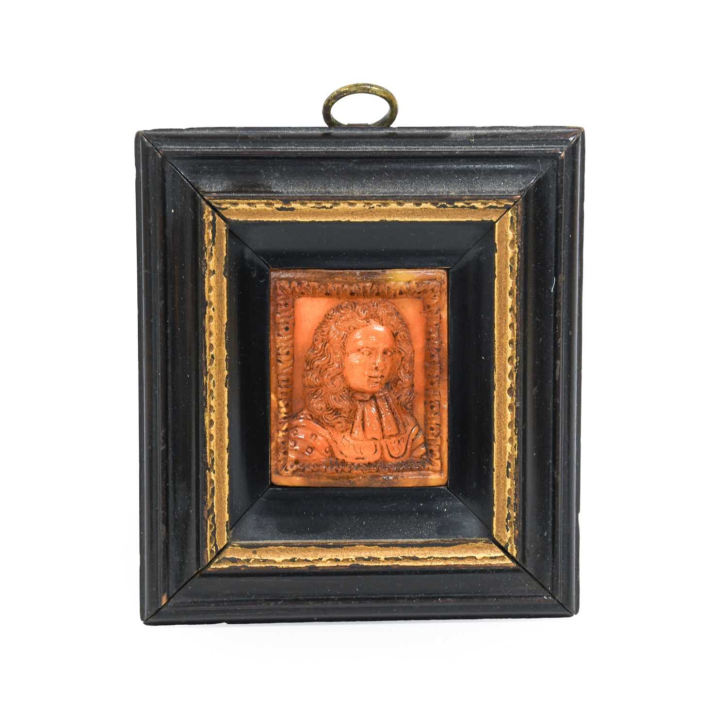 A Carved Amber Panel, probably 17th century, worked in relief with a bust portrait of a gentleman - Bild 2 aus 7